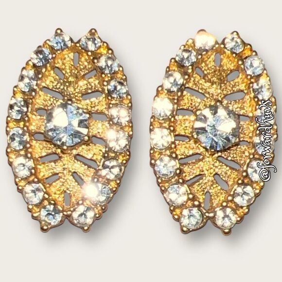 Bundle Sale 3 for $15 | Gold Tone & Rhinestone Earrings - Picture 8 of 11